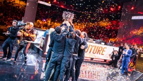 LCK春季赛季后赛：T1战队Doran对位Zeus完美压制斩获MVP